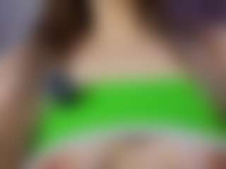 Live cam show with AlyshaHermenau - Game on Camsoda