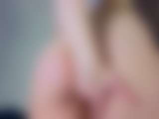 Live cam show with AlyshaHermenau - Underwear on 1on1-livenow