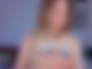 Live cam show with AlyshaHermenau - Gray Eyes on Camsoda