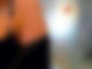 Live cam show with Rafaelle - Brown Hair on Cam Slut