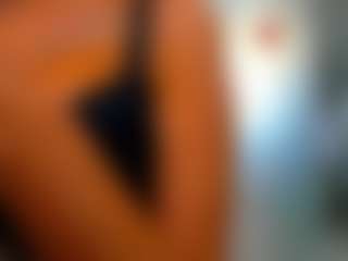 Live cam show with Rafaelle - Average on fuck-show.com