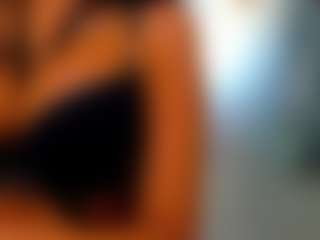 Live cam show with Rafaelle - Public Brown Hair on Cam Slut