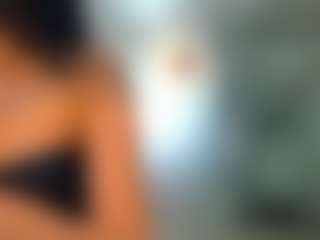 Live cam show with Rafaelle - Tittyfuck on dropp.cam
