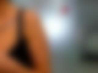 Live cam show with Rafaelle - Average on CamClone