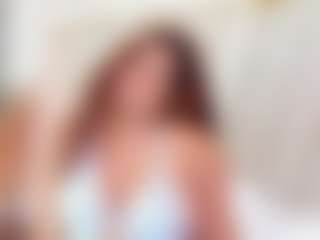 Live cam show with Alana La Latina - Public Brown Hair on studioflirtlive.com