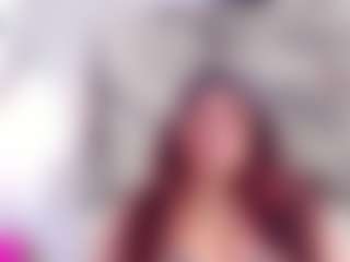 Live cam show with Alana La Latina - Hairy Pussy on WildCum