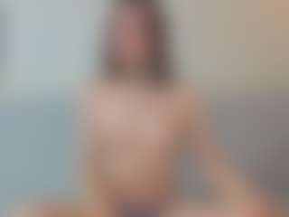 Live cam show with GiselleVillacrusis - Brown Hair on Cam Slut