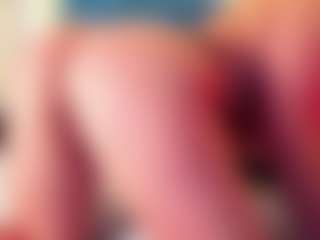 Live cam show with MonaLux - Average on Camming Site