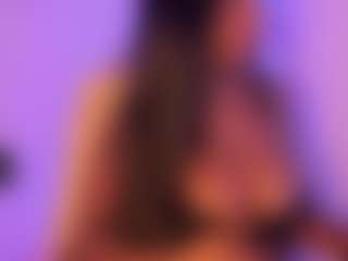 Cinnamoon's Live Sex Cam Show