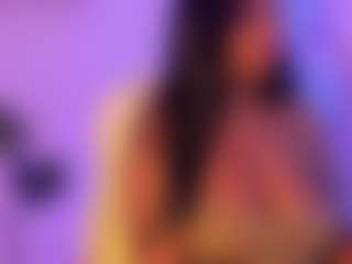 Show de cam sexual en vivo de Cinnamoon-Natural Boobs