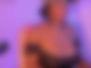 Cinnamoon-Natural Boobs's Live Sex Cam Show