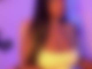 Cinnamoon-Natural Boobs's Live Sex Cam Show