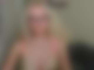 Live cam show with glossybabe - Genital Piercings on sexylivex.com