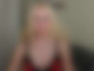 Live cam show with glossybabe - No Drinking on AdultVida.com