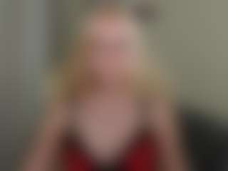 Live cam show with glossybabe - White on SinfulBabes | hungary