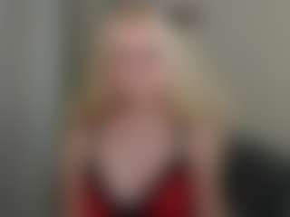Live cam show with glossybabe - Blue Eyes on livesuperchat.net