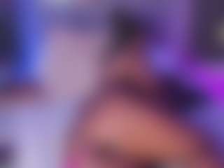 Live cam show with EmaRhodes - Thick on TeamSkeetLive