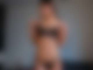 Live cam show with EnaDile - Camel Toe on TeamSkeetLive