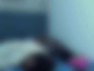 Live cam show with melanym - Ebony MILF on CamClone
