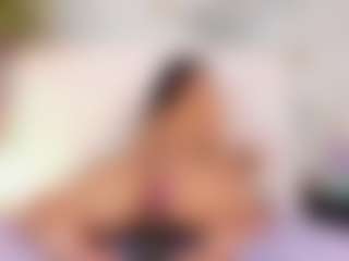 Live cam show with Daye - Spread on CamClone