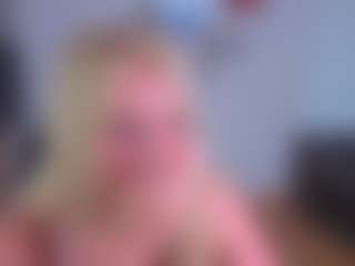EmilyLion7's Live Sex Cam Show