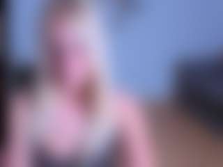 EmilyLion7's Live Sex Cam Show