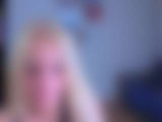 EmilyLion7's Live Sex Cam Show