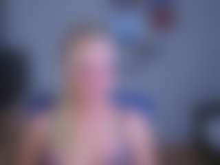 EmilyLion7's Live Sex Cam Show
