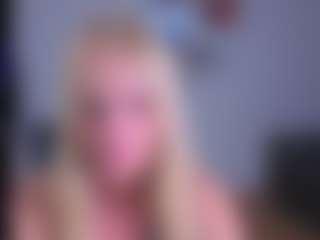 Live cam show with EmilyLion7 - Thin on Dolls Live