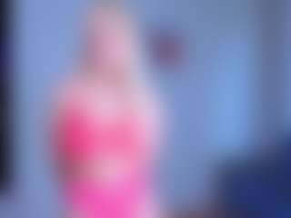 Live cam show with EmilyLion7 - Public on Soda Cam