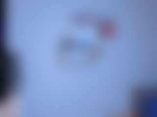Live cam show with EmilyLion7 - Blue Eyes on madthumbs