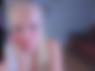 Live cam show with EmilyLion7 - Blonde Hair on madthumbs