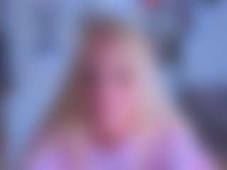 Live cam show with EmilyLion7 - Blonde Hair on Camming Site