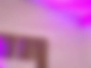Live cam show with Madhiison - Exhibitionist on CamSodaAdn