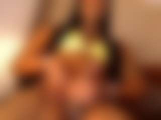 Live cam show with lauraabonnet - HD on Camsoda