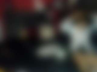 Live cam show with AmelieMartinez - Middle Aged on Gym Cam Girls