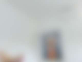 Live cam show with CarlaDevon - Green Eyes on Fit Hotties