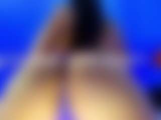 Live cam show with Sara - Thin on AdultVida.com