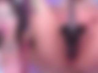 Live cam show with KittieEvaa - Fingers on Hubzter Live