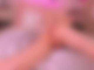 Live cam show with RoxyMorris - English on thefappeningchat.com