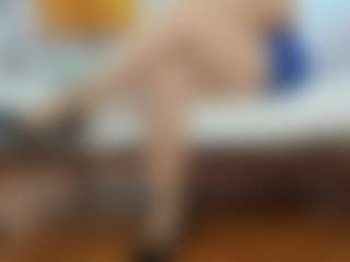 Live cam show with ainoa-good-vibes - Flirt on Camsoda
