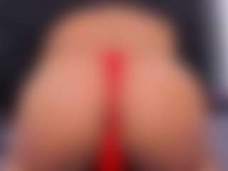 Live cam show with Juakynangels - Black Hair on Gym Cam Girls