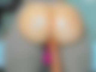 tykitaa's Live Sex Cam Show