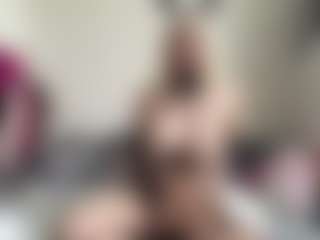 bratzdollchloe's Live Sex Cam Show