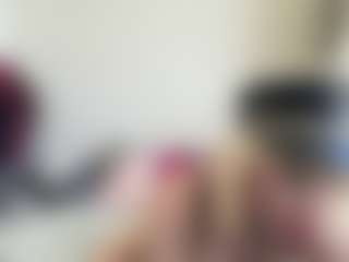 bratzdollchloe's Live Sex Cam Show
