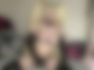 bratzdollchloe's Live Sex Cam Show