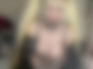 bratzdollchloe's Live Sex Cam Show
