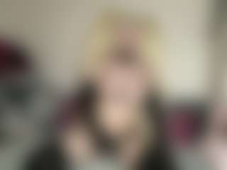 Live cam show with bratzdollchloe - Blue Eyes on Milfs Live