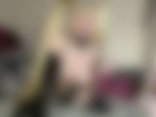 Live cam show with bratzdollchloe - Drinking on TeamSkeetLive