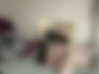 Live cam show with bratzdollchloe - Blonde Hair on Uber Horny